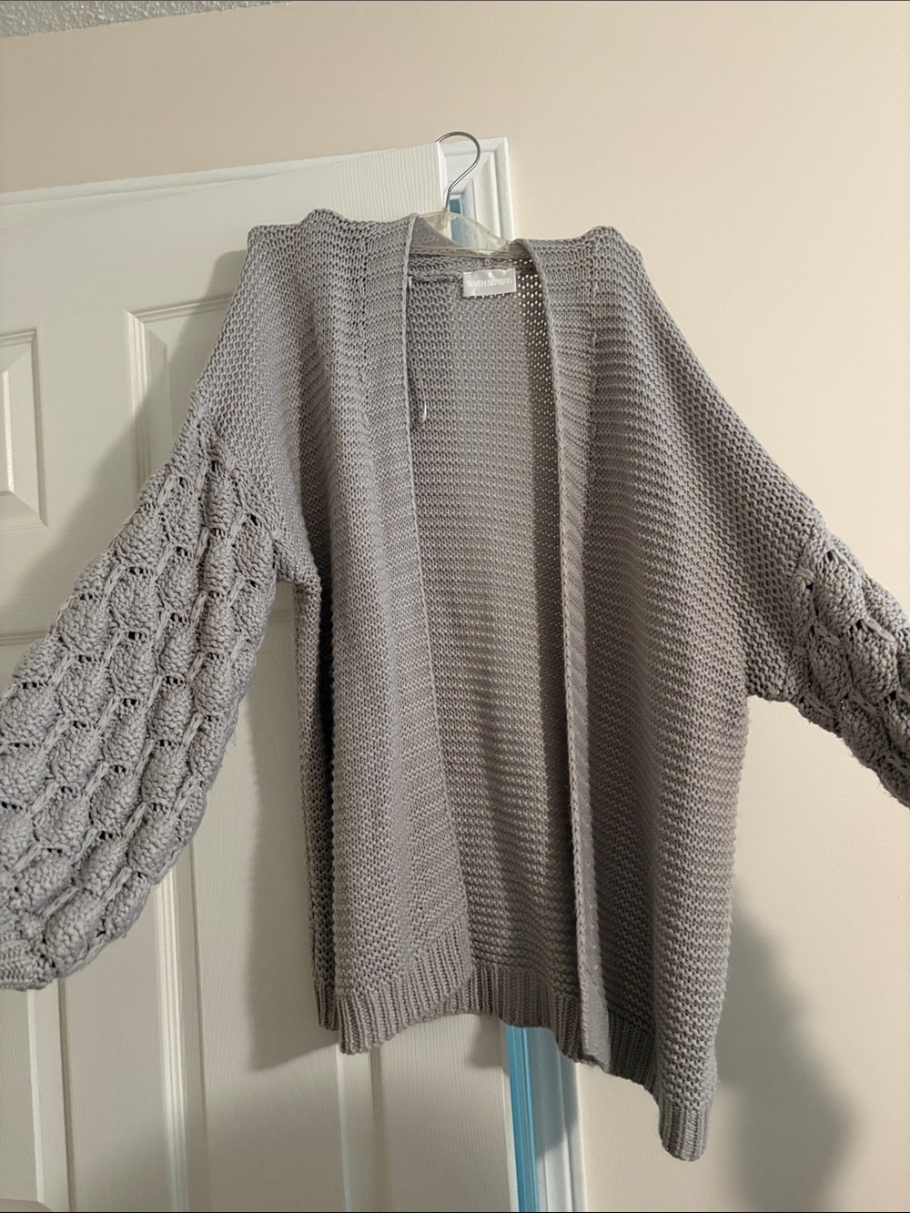 Light Gray Open-Front Knit Cardigan with Textured Balloon Sleeves